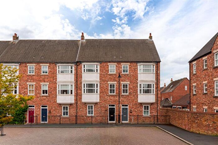 4 Bedroom Town House To Rent In Warkworth Woods, Great Park, NE3