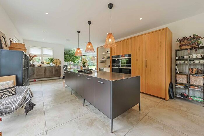 6 Bedroom Terraced House To Rent In Burhill, Walton-on-thames, KT12