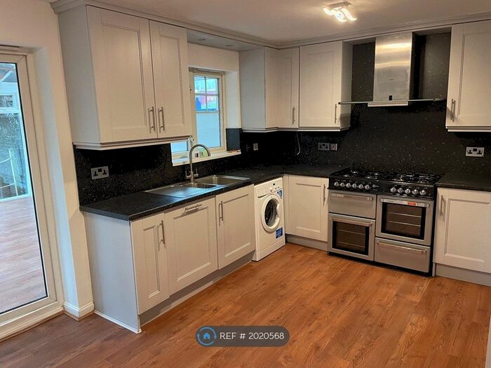 3 Bedroom Semi-Detached House To Rent In Bluebell Grove, Burnley, BB11