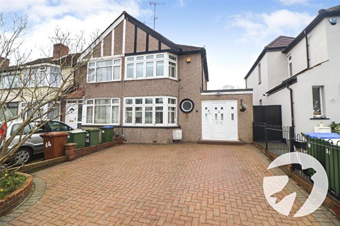 2 Bedroom End Of Terrace House For Sale In Parkside Avenue, Barnehurst, Kent, DA7