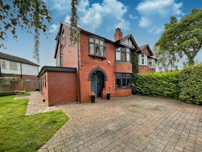 4 Bedroom Semi-Detached House To Rent In Wood Road, Sale, M33