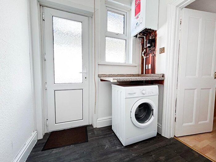 1 Bedroom Flat To Rent In Hengrove Road, Bristol, BS4