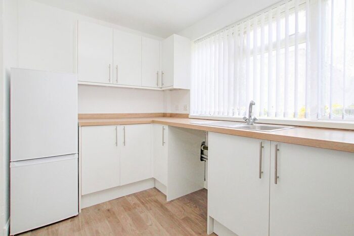 1 Bedroom Flat To Rent In Hambleton Hill, Crawley, West Sussex., RH11