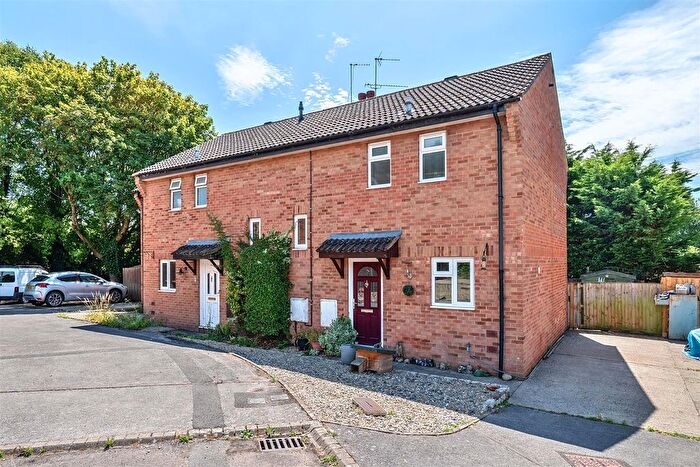 2 Bedroom Detached House For Sale In Maslen Close, Devizes, SN10