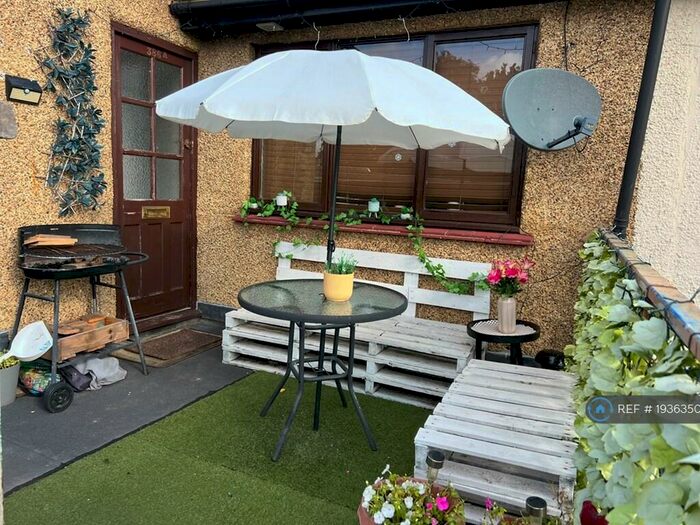 2 Bedroom Maisonette To Rent In Ewell Road, Surbiton, KT6