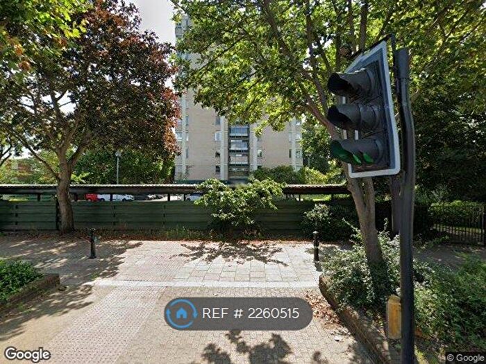 2 Bedroom Flat To Rent In The Towers, Richmond, TW9