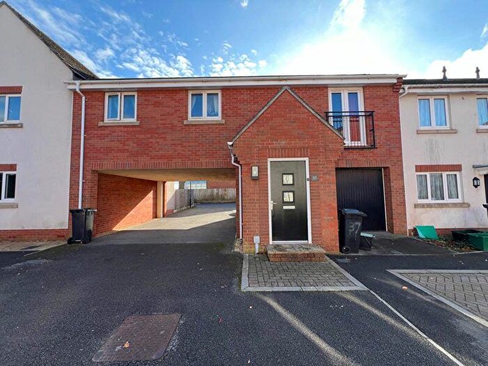 2 Bedroom Coach House To Rent In Halls Garden, Bristol, BS34