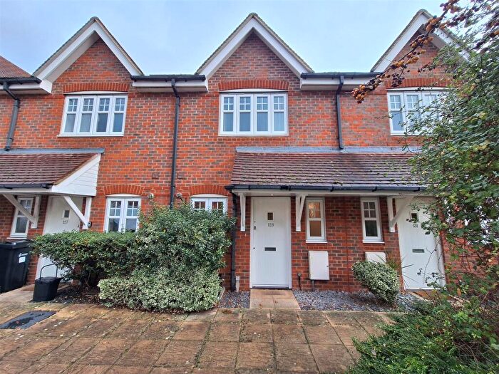 2 Bedroom Terraced House To Rent In Skylark Way, RG2