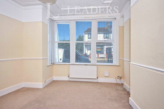 3 Bedroom End Of Terrace House To Rent In Dalmatia Road, Southend On Sea, Essex, SS1