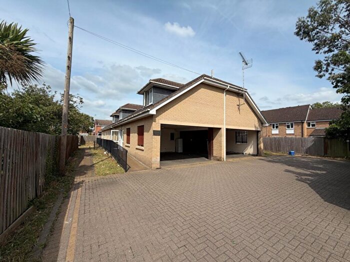 2 Bedroom Apartment To Rent In Renson Close, Peterborough, PE4