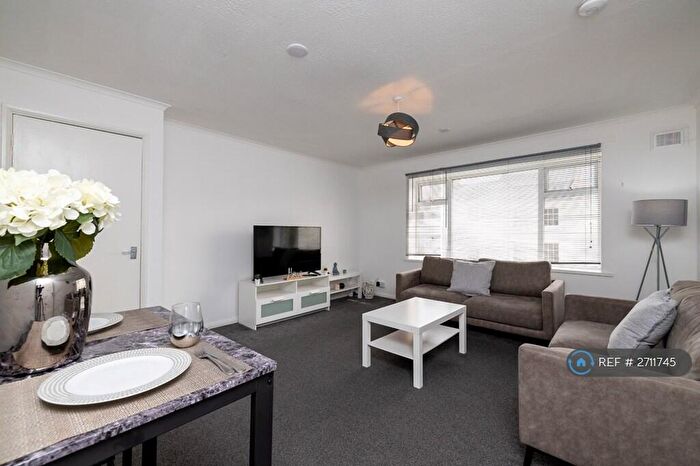 2 Bedroom Flat To Rent In Alexandra Court, Leamington Spa, CV31