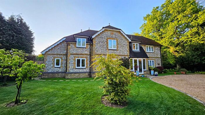 7 Bedroom Detached House For Sale In Walpole Avenue, Chipstead, CR5