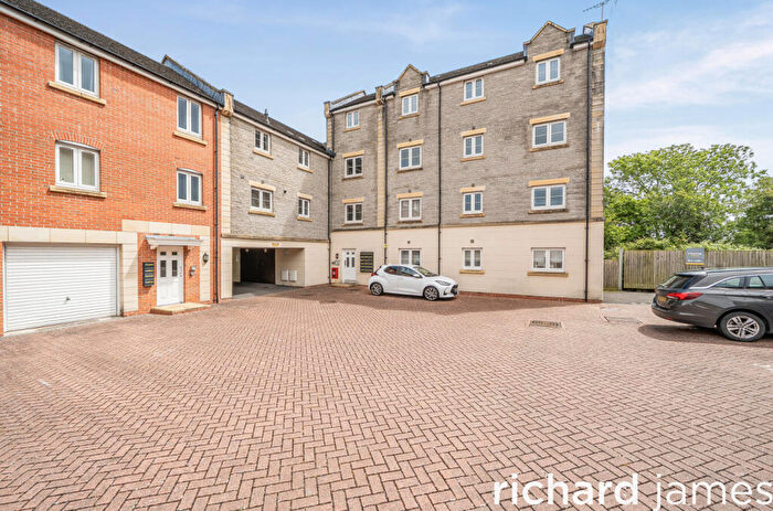 2 Bedroom Apartment For Sale In , Carver Close, Stratton, Swindon, SN3