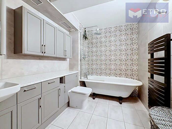 2 Bedroom Apartment To Rent In New Crane Wharf, Wapping, London, E1W