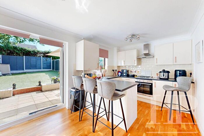 3 Bedroom End Of Terrace House For Sale In Capsey Road, Ifield, RH11