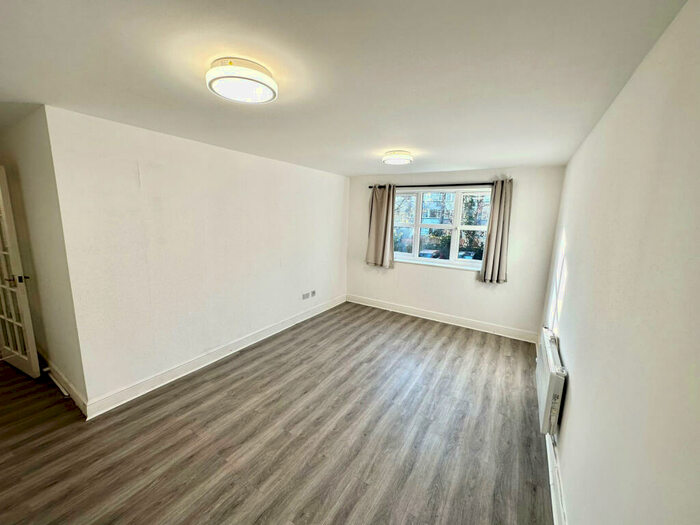 2 Bedroom Apartment To Rent In Stevenson Close, New Barnet, Enfield., EN5