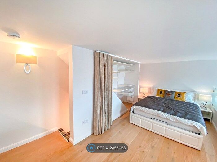 1 Bedroom Flat To Rent In Mcdonald Road, Edinburgh, EH7