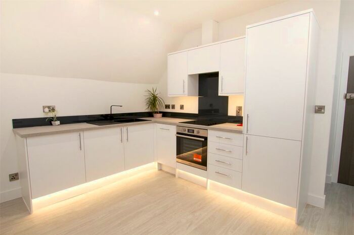 1 Bedroom Apartment To Rent In High Street, Witney, Oxfordshire, OX28