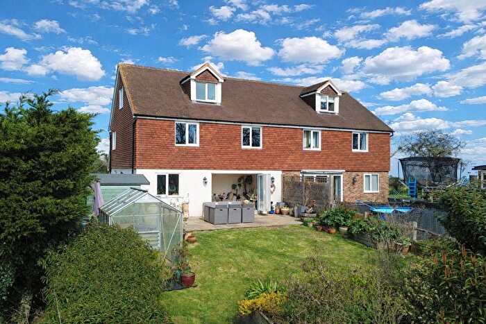 4 Bedroom Semi-Detached House For Sale In Ellenwhorne Lane, Staplecross, TN32