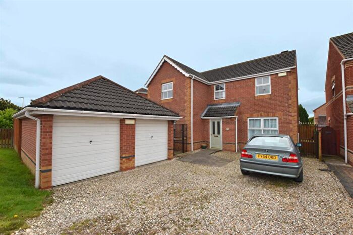 3 Bedroom Detached House For Sale In Wren Crescent, Scartho Top, Grimsby, DN33