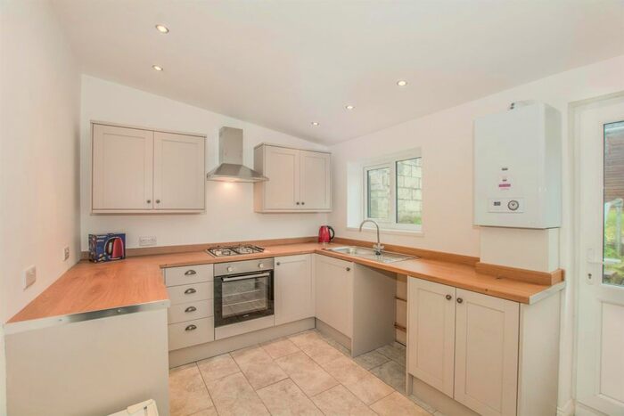 3 Bedroom Property To Rent In High Street, Porth, CF39