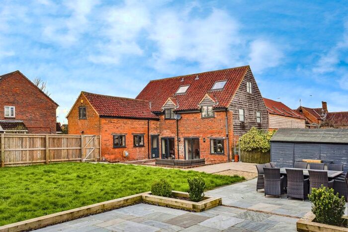 6 Bedroom Barn Conversion For Sale In High Street, Dilton Marsh, Westbury, BA13