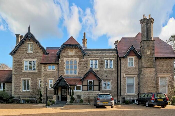 2 Bedroom Flat To Rent In Portsmouth Road, Guildford, GU2