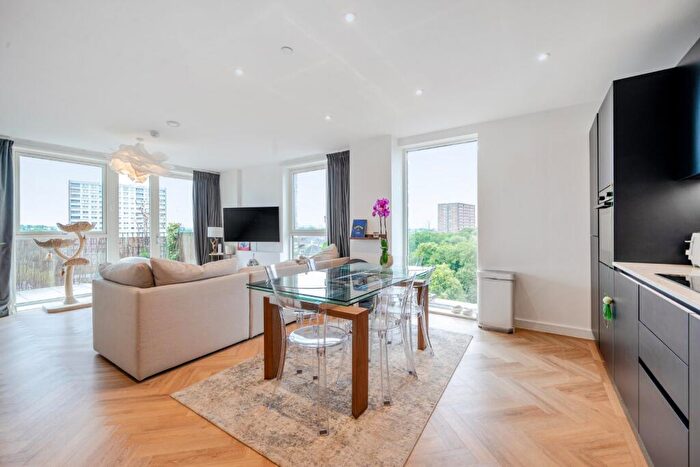 2 Bedroom Flat For Sale In Granville Road, Maida Vale, London, NW6