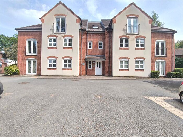 2 Bedroom Flat For Sale In Quarry Hill, Wilnecote, Tamworth, Staffordshire, B77