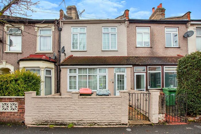 2 Bedroom Terraced House To Rent In Boundary Road, London, E13
