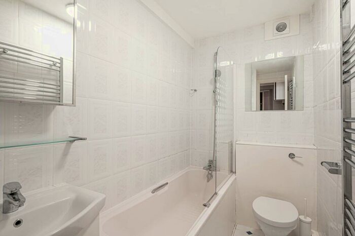 1 Bedroom Flat To Rent In Frognal Lane, Hampstead, London, NW3