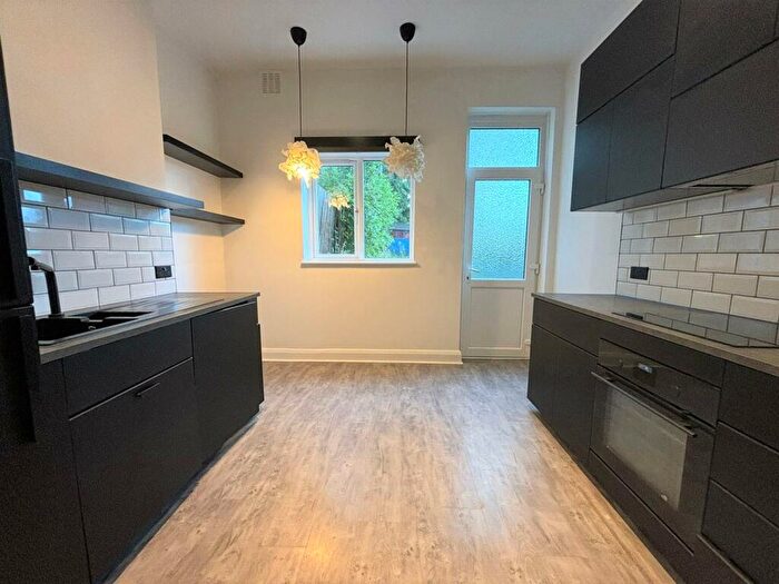 2 Bedroom Maisonette To Rent In Benson Road, Forest Hill, SE23