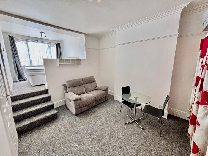 Studio To Rent In Christchurch Road, BH7