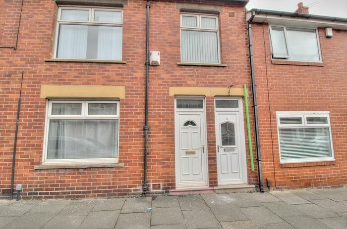 3 Bedroom Flat To Rent In Elsdon Terrace, North Shields, NE29