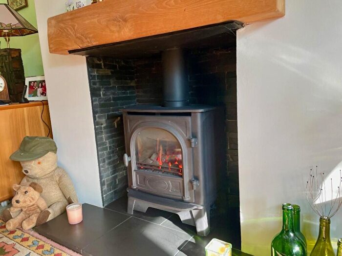 3 Bedroom Semi Detached House For Sale In Highlands, Leigh-On-Sea, Essex, SS9