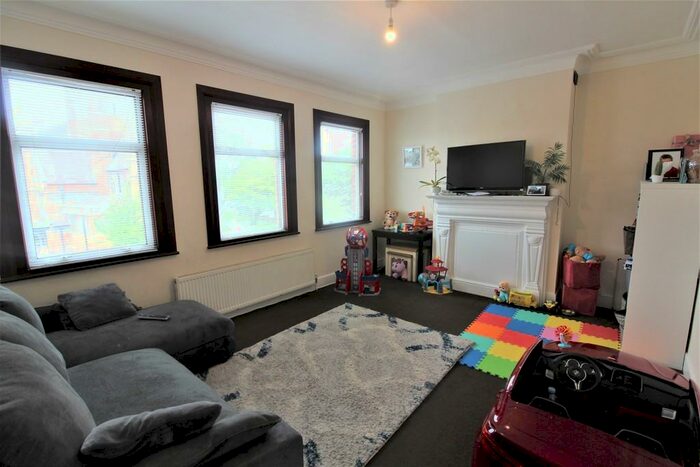 1 Bedroom Flat To Rent In Green Lanes, Palmers Green, N13