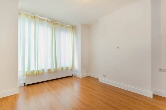 2 Bedroom Flat To Rent In Mersham Road, Thornton Heath, CR7