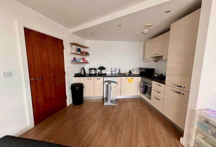 2 Bedroom Apartment To Rent In Skyline, Leeds, West Yorkshire, LS9