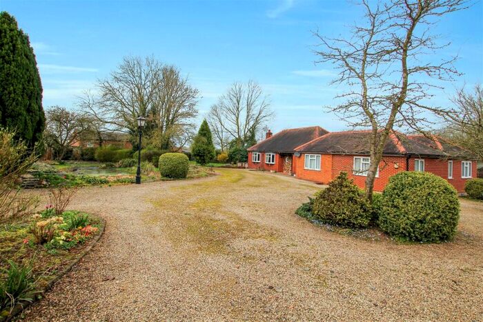 3 Bedroom Detached Bungalow For Sale In Twycross Road, Snarestone, DE12
