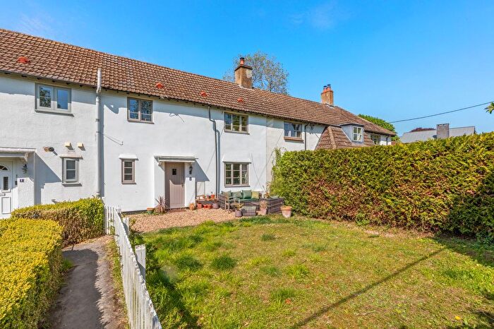 3 Bedroom Terraced House For Sale In Ellesborough Road, Butlers Cross, HP17