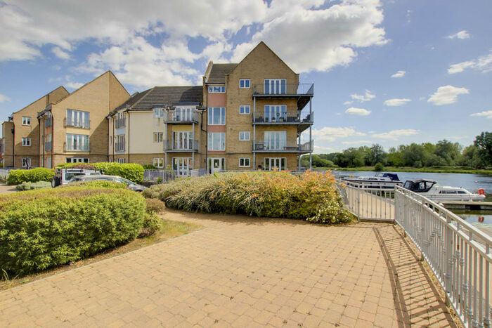 2 Bedroom Apartment To Rent In Flawn Way, Eynesbury, PE19