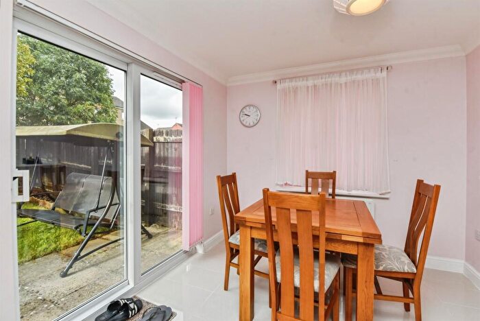3 Bedroom End Of Terrace House For Sale In Middle Leaze, Chippenham, SN14