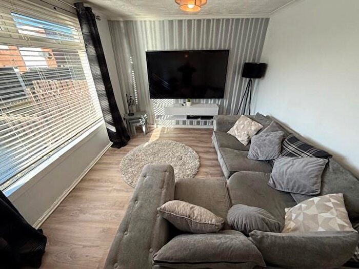 2 Bedroom Terraced House For Sale In Durris Drive, Glenrothes, KY6