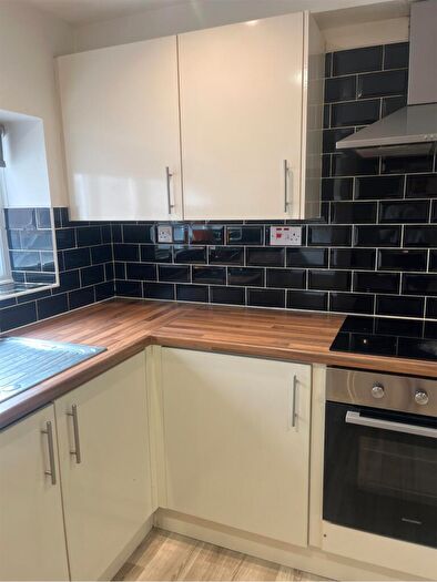 1 Bedroom Flat To Rent In Bertrand Russell House, Gamble Street, Nottingham, NG7