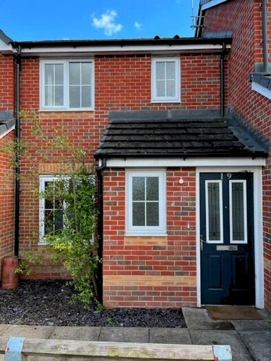 3 Bedroom Terraced House To Rent In Min Y Ddol, CH4