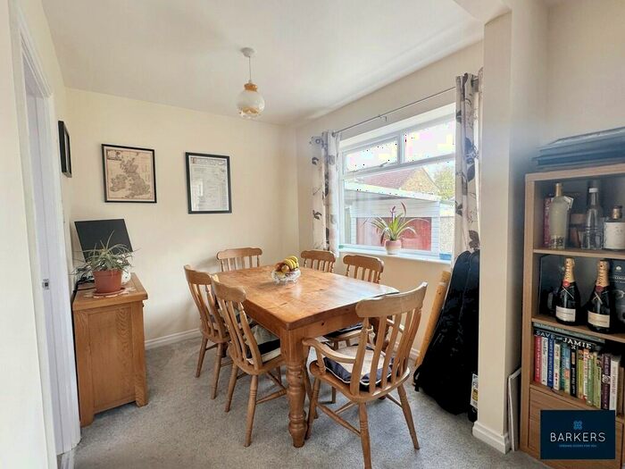 3 Bedroom SemiDetached House For Sale In Pollard Avenue, Gomersal, BD19