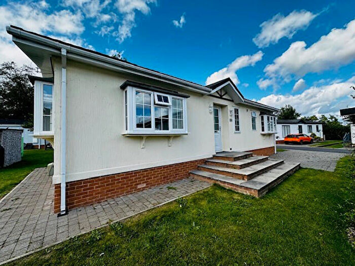 2 Bedroom Park Home For Sale In Stretton, Derbyshire, DE55