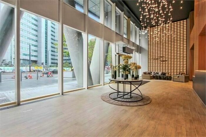 2 Bedroom Flat To Rent In The Pinnacle, Croydon, CR0