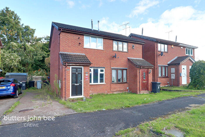 2 Bedroom Semi-Detached House For Sale In Ford Close, Crewe, CW1