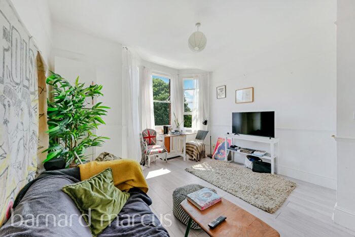 2 Bedroom Flat To Rent In Brighton Terrace, Brixton, SW9